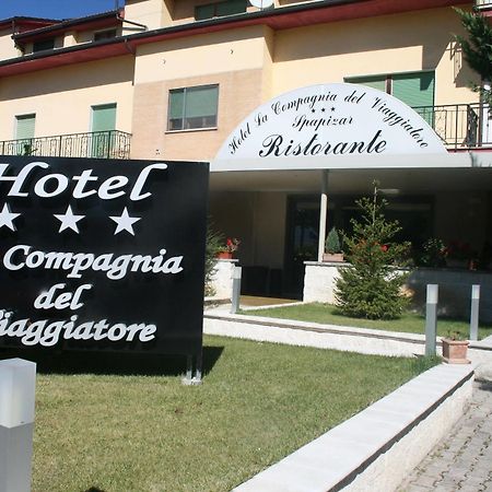 Hotel La Compagnia Del Viaggiatore Л'Акуила Экстерьер фото