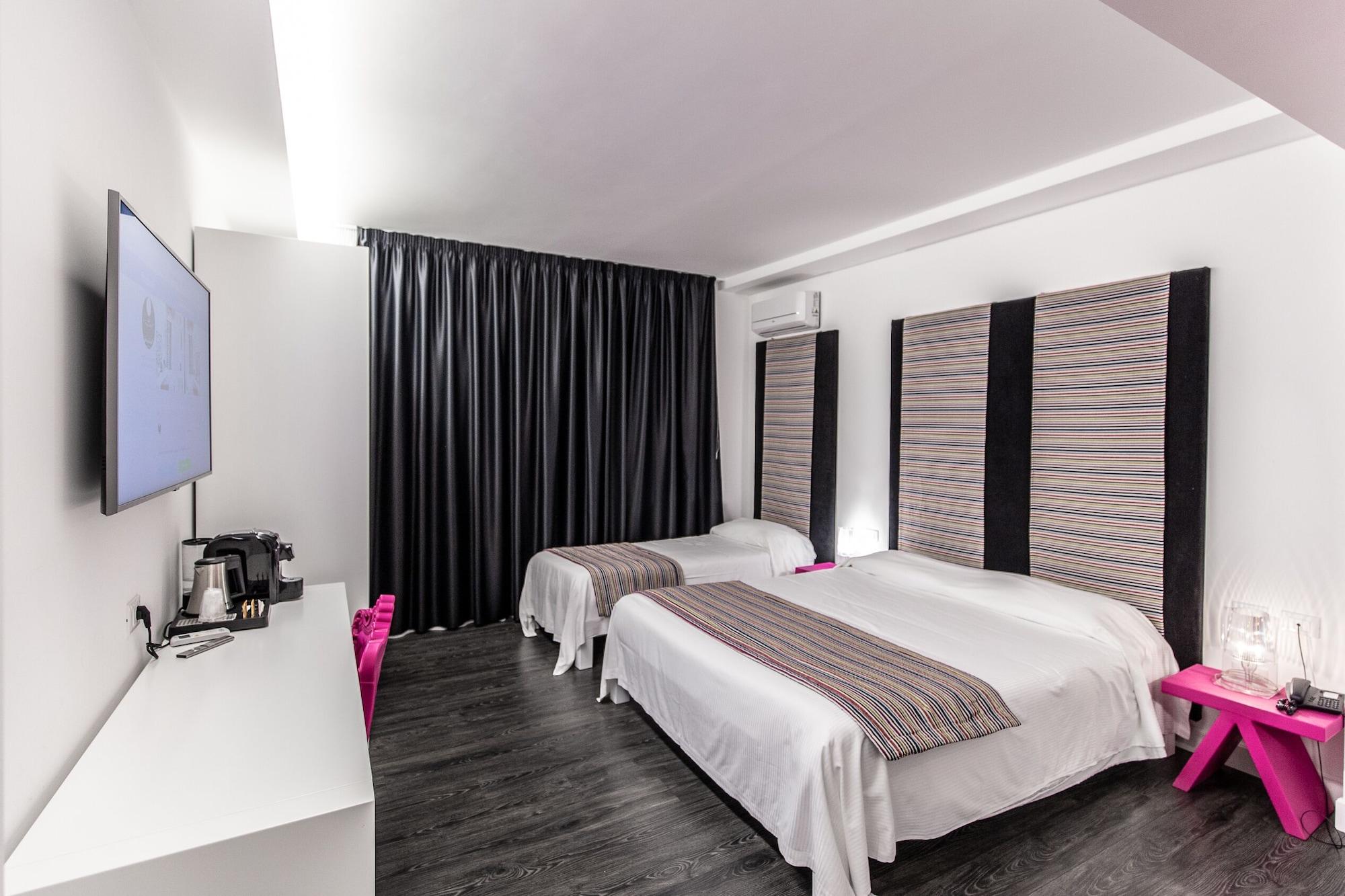 Hotel La Compagnia Del Viaggiatore Л'Акуила Экстерьер фото