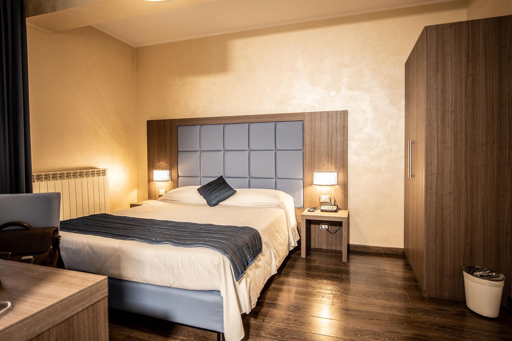 Hotel La Compagnia Del Viaggiatore Л'Акуила Экстерьер фото