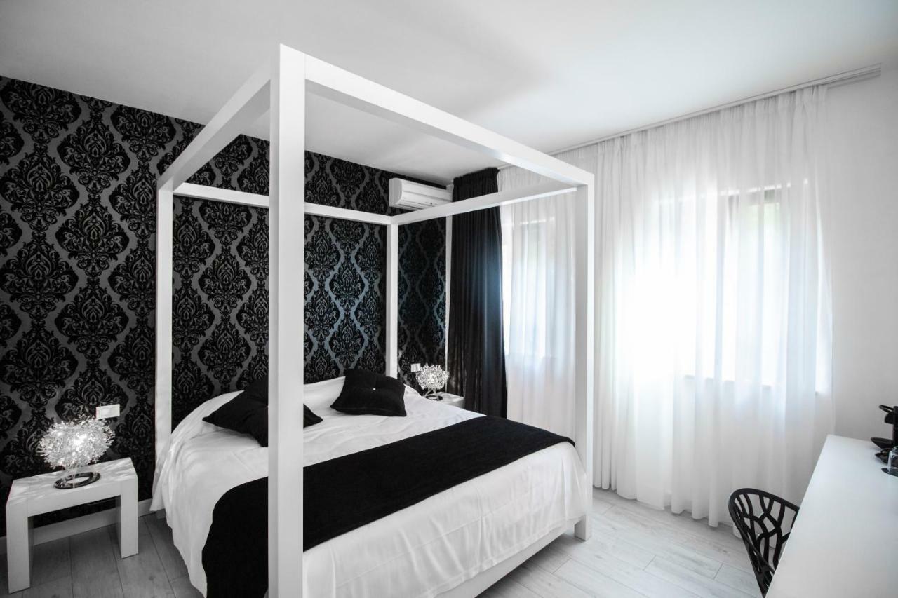 Hotel La Compagnia Del Viaggiatore Л'Акуила Экстерьер фото
